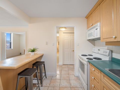 Photo 9 at 213E - 30 Fashion Roseway, Willowdale East, Toronto