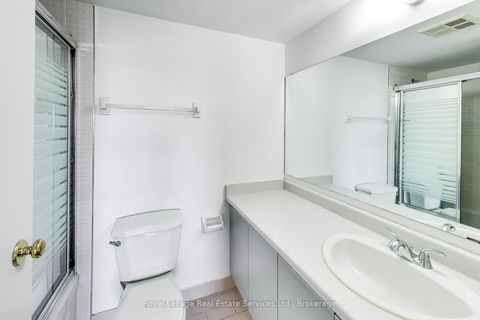 Photo 13 at 611 - 5 Weldrick Road W, North Richvale, Richmond Hill