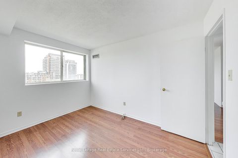 Photo 15 at 611 - 5 Weldrick Road W, North Richvale, Richmond Hill