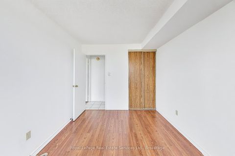 Photo 16 at 611 - 5 Weldrick Road W, North Richvale, Richmond Hill