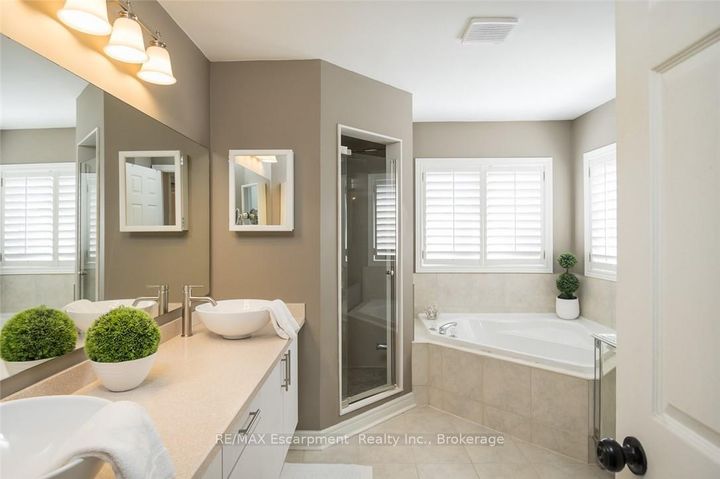 Photo 28 at 2454 Longridge Crescent, RO River Oaks, Oakville