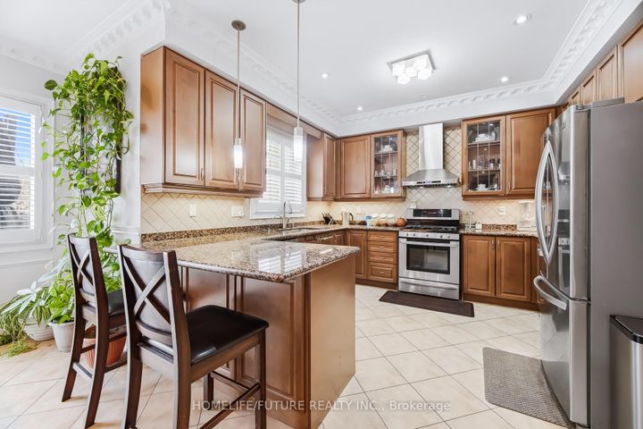 Photo 12 at 73 Egypt Drive, Wellington, Brampton