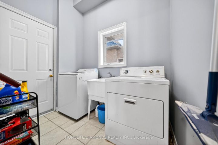 Photo 35 at 62 DON MINAKER Drive, Bram East, Brampton