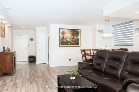 Photo 7 at 1601 - 7601 Bathurst Street, Yorkhill, Vaughan