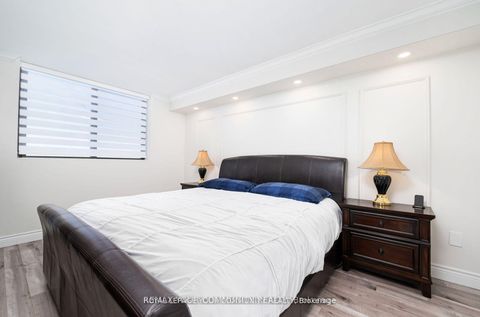 Photo 10 at 1601 - 7601 Bathurst Street, Yorkhill, Vaughan