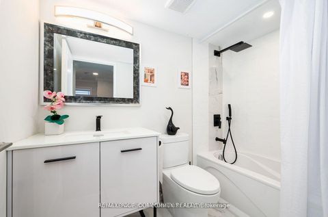 Photo 16 at 1601 - 7601 Bathurst Street, Yorkhill, Vaughan