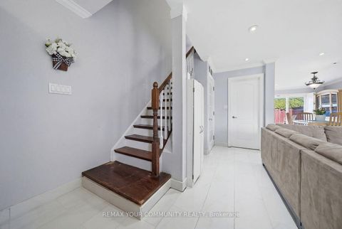 Photo 6 at 130 Andrea Lane, East Woodbridge, Vaughan