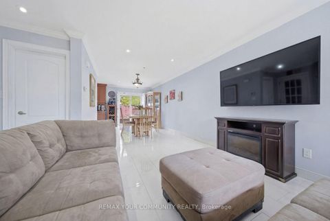 Photo 12 at 130 Andrea Lane, East Woodbridge, Vaughan