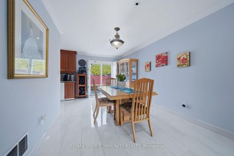 Photo 13 at 130 Andrea Lane, East Woodbridge, Vaughan