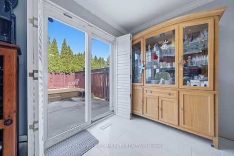 Photo 15 at 130 Andrea Lane, East Woodbridge, Vaughan