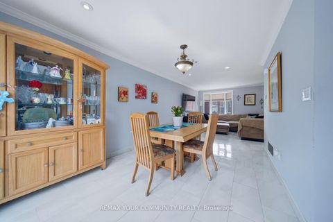 Photo 16 at 130 Andrea Lane, East Woodbridge, Vaughan