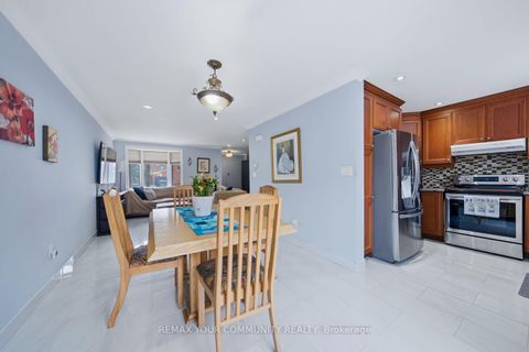 Photo 17 at 130 Andrea Lane, East Woodbridge, Vaughan