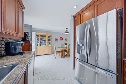 Photo 20 at 130 Andrea Lane, East Woodbridge, Vaughan