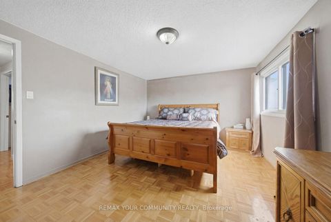 Photo 25 at 130 Andrea Lane, East Woodbridge, Vaughan