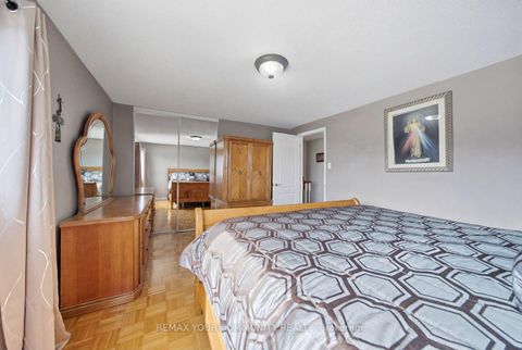 Photo 26 at 130 Andrea Lane, East Woodbridge, Vaughan