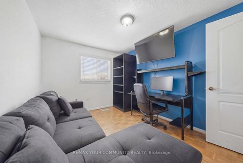 Photo 32 at 130 Andrea Lane, East Woodbridge, Vaughan