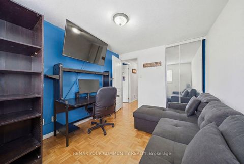 Photo 33 at 130 Andrea Lane, East Woodbridge, Vaughan