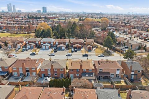 Photo 44 at 130 Andrea Lane, East Woodbridge, Vaughan