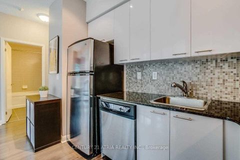 Photo 2 at 805 - 15 Bruyeres Mews, Niagara, Toronto