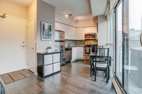 Photo 3 at 805 - 15 Bruyeres Mews, Niagara, Toronto