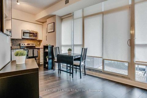 Photo 5 at 805 - 15 Bruyeres Mews, Niagara, Toronto