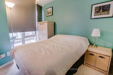 Photo 11 at 805 - 15 Bruyeres Mews, Niagara, Toronto