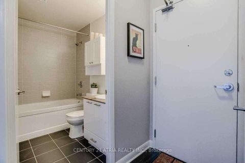 Photo 14 at 805 - 15 Bruyeres Mews, Niagara, Toronto