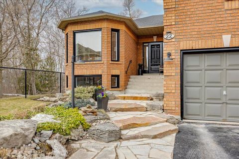 Photo 6 at 22 Margaret Place, Keswick North, Georgina