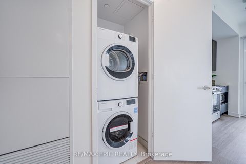 Photo 14 at 2709 - 3883 Quartz Road, City Centre, Mississauga