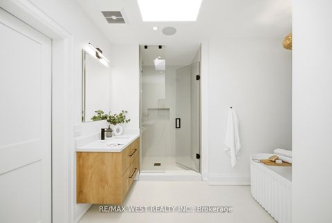 Photo 25 at 390 St Clarens Avenue, Dufferin Grove, Toronto