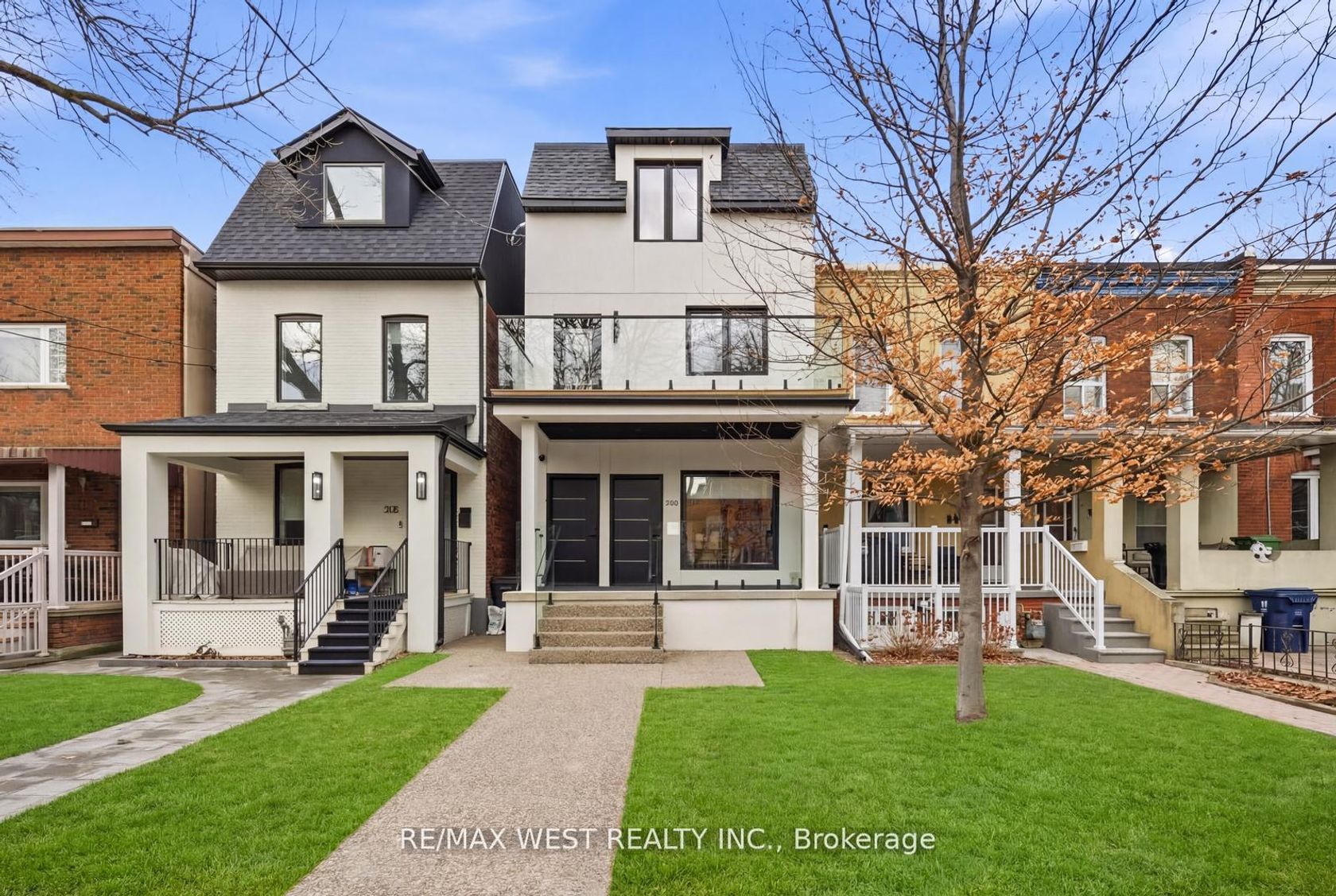 390 St Clarens Avenue, Dufferin Grove, Toronto photo 1