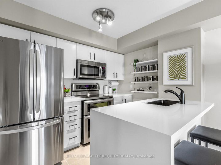 Photo 7 at 301 - 60 Joe Shuster Way, South Parkdale, Toronto