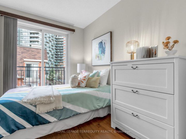 Photo 28 at 301 - 60 Joe Shuster Way, South Parkdale, Toronto