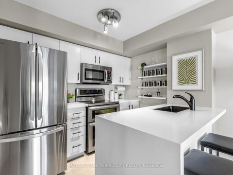 Photo 7 at 301 - 60 Joe Shuster Way, South Parkdale, Toronto