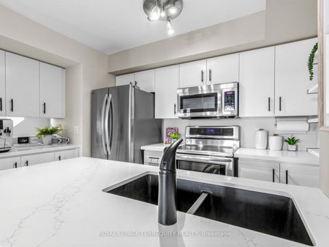 Photo 9 at 301 - 60 Joe Shuster Way, South Parkdale, Toronto