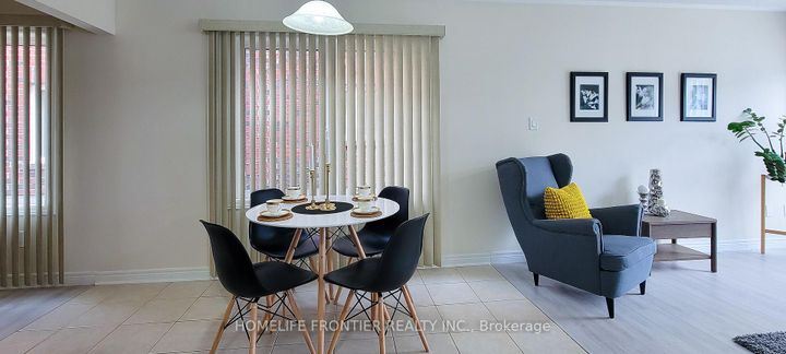 Photo 6 at 43 Sundragon Trail, Bradford, Bradford West Gwillimbury