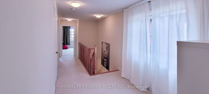 Photo 16 at 43 Sundragon Trail, Bradford, Bradford West Gwillimbury