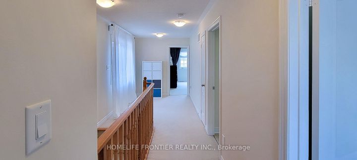 Photo 17 at 43 Sundragon Trail, Bradford, Bradford West Gwillimbury