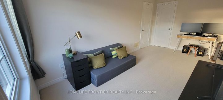 Photo 27 at 43 Sundragon Trail, Bradford, Bradford West Gwillimbury