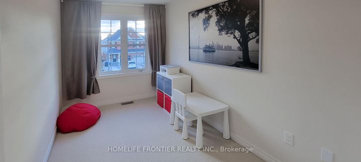 Photo 28 at 43 Sundragon Trail, Bradford, Bradford West Gwillimbury