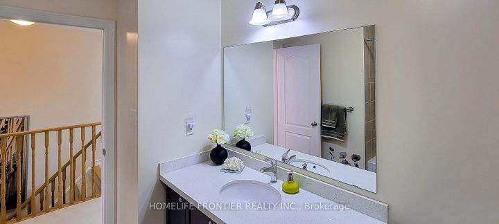 Photo 31 at 43 Sundragon Trail, Bradford, Bradford West Gwillimbury