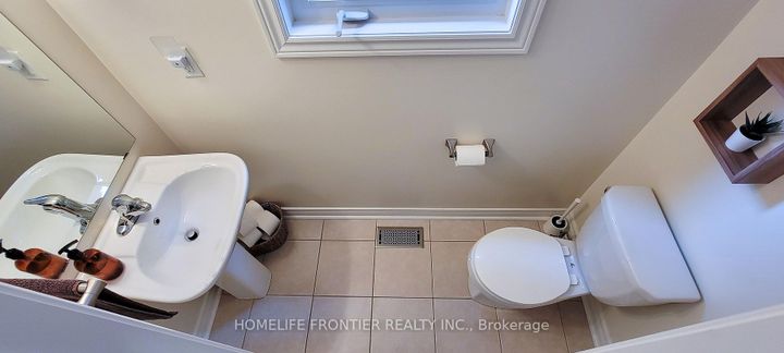 Photo 34 at 43 Sundragon Trail, Bradford, Bradford West Gwillimbury