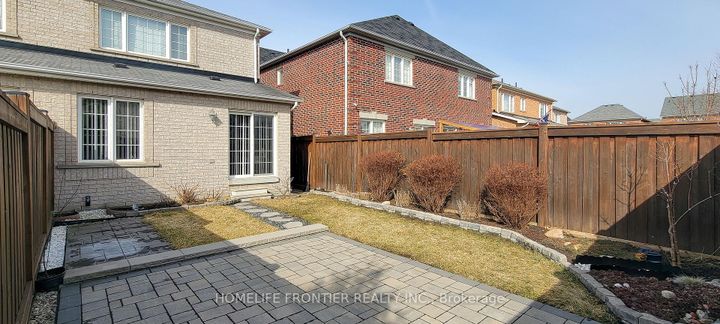 Photo 46 at 43 Sundragon Trail, Bradford, Bradford West Gwillimbury