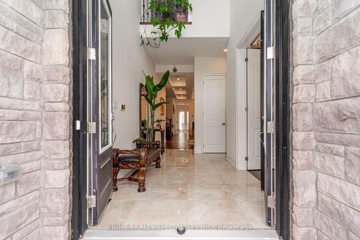 Photo 3 at 21 MIDMORNING Road, Northwest Brampton, Brampton