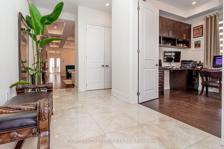 Photo 4 at 21 MIDMORNING Road, Northwest Brampton, Brampton