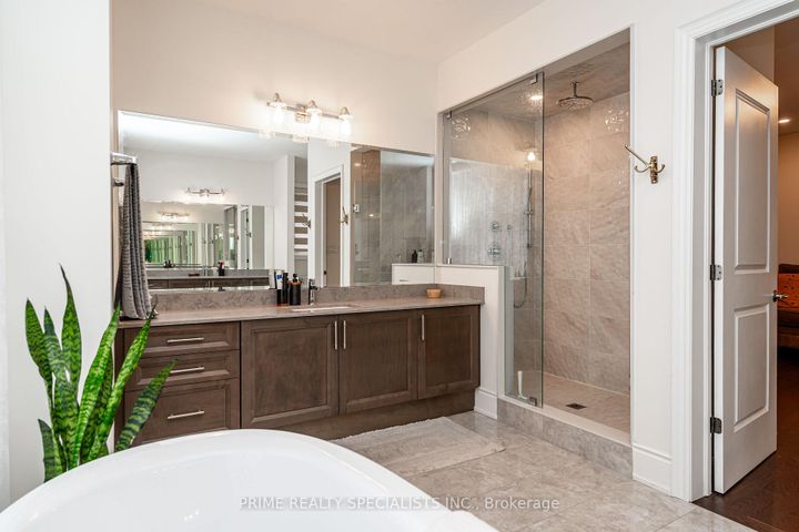 Photo 30 at 21 MIDMORNING Road, Northwest Brampton, Brampton