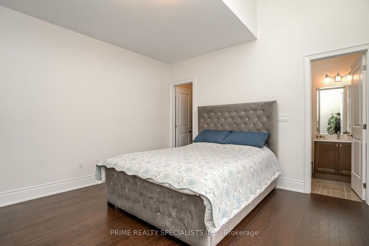 Photo 32 at 21 MIDMORNING Road, Northwest Brampton, Brampton