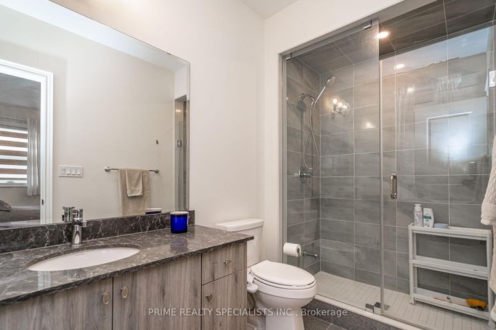 Photo 38 at 21 MIDMORNING Road, Northwest Brampton, Brampton