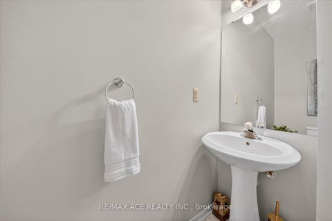 Photo 12 at 1 Aldcroft Crescent, Bowmanville, Clarington