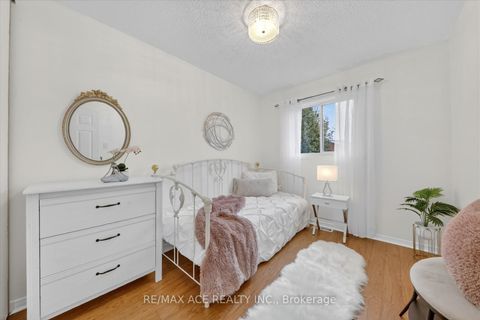 Photo 33 at 1 Aldcroft Crescent, Bowmanville, Clarington